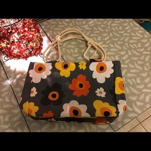 👜 Classic Farmhouse Blooms Full Size Tote